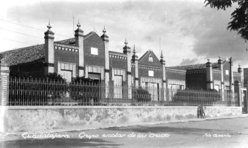 Fachada principal del Colegio antes de su remodelación. Archivo Histórico de Camarillo (Diputación Provincial de Guadalajara)